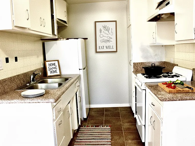 2101 E Charlotte St #19 — Photo 4