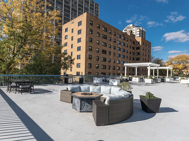 1660 N Prospect Ave #2110 — Photo 20