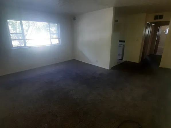 601 S 2nd St #2, Salina, KS 67401