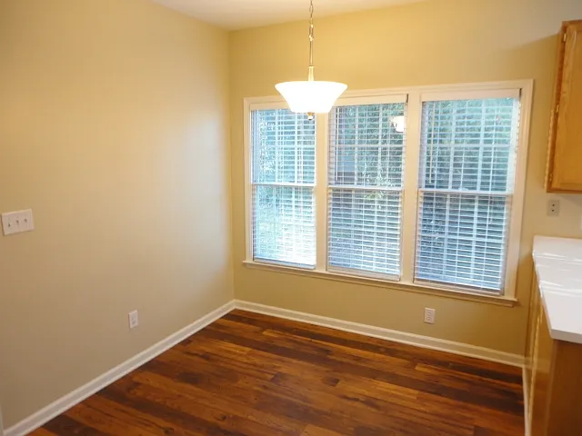 102 Selsey Dr — Photo 4