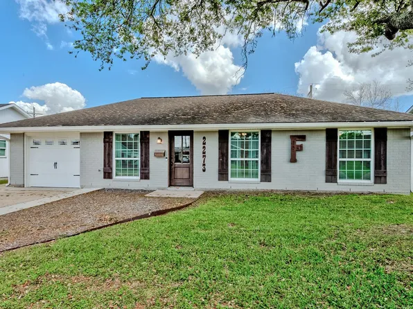 2273 Earle St, Port Neches, TX 77651