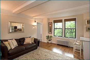 2nd image of 308 E 79th St APT 4L