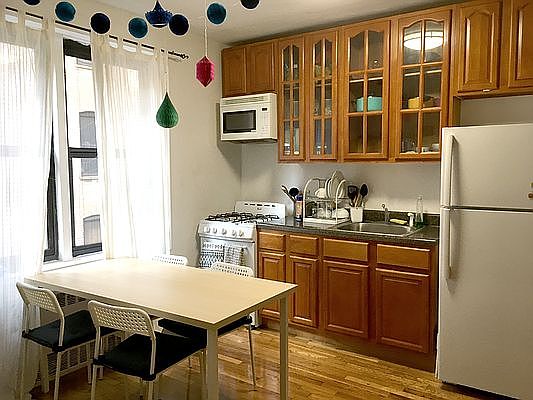 3rd image of 20 Woodruff Ave APT 4C