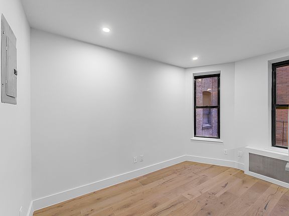 5th image of 82-86 W Washington Pl #2A