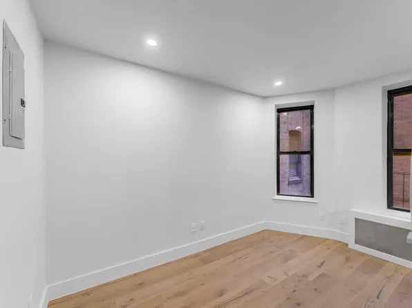 82-86 Washington Place 2D image 3 of 6