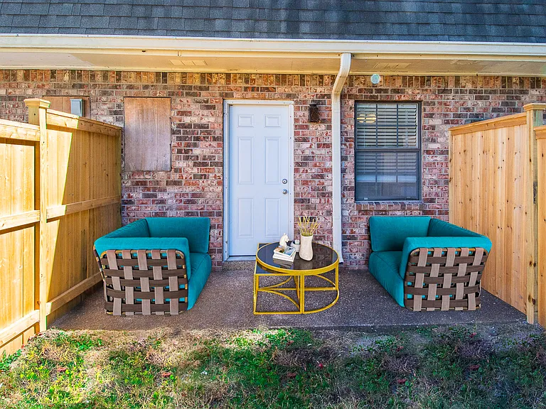 Autumn Pointe Townhomes — Photo 5