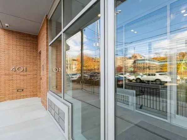 401 Jackson Street image 2 of 29