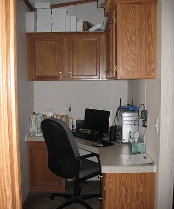 5th image of 929 W Young Ave