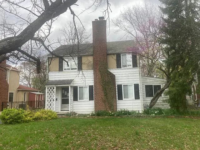 1956 Glenn Ave photo 1