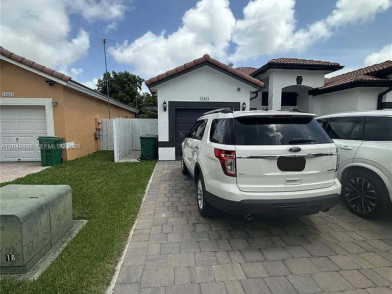 13413 SW 281st Ter #B — Photo 1