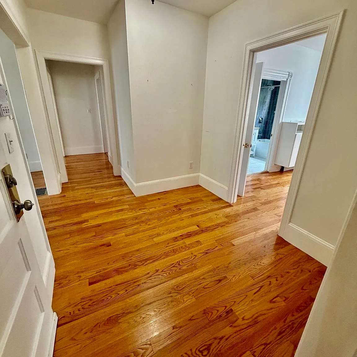 3 bed, 2.0 bath, 1380 sqft, $4,500 — Photo 4