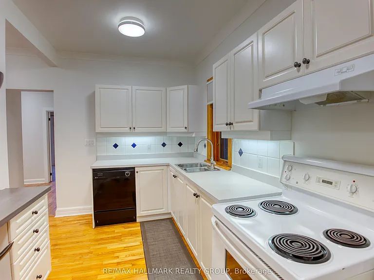 1-272 Royal Ave #1 — Photo 7