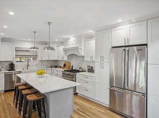 18 Park Cir, Quogue, NY 11959