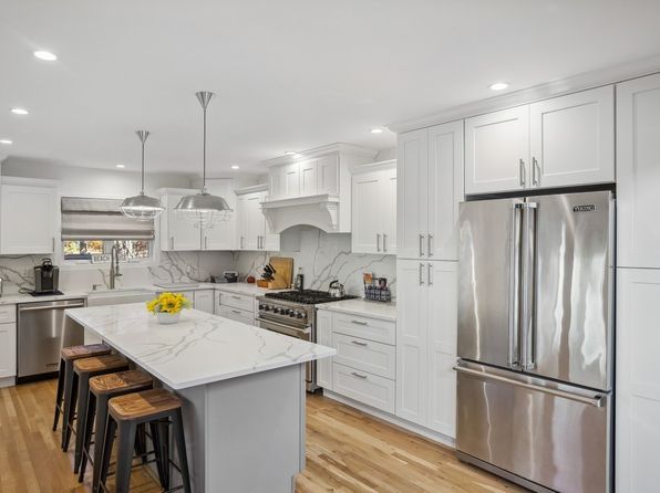 18 Park Cir, Quogue, NY 11959