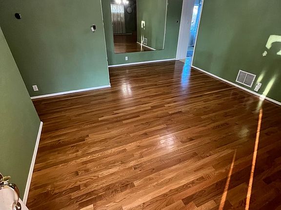 3rd image of 164 E Gail Ave