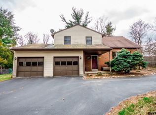 30 Brookwood Rd, Waterford, NY 12188