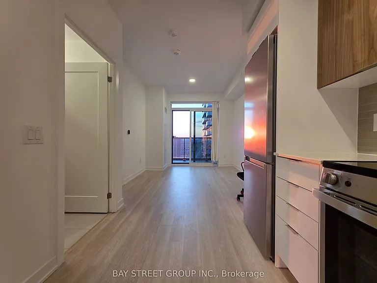 5105 Hurontario St #2009 — Photo 7