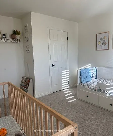 33 Mansbridge Cres — Photo 38