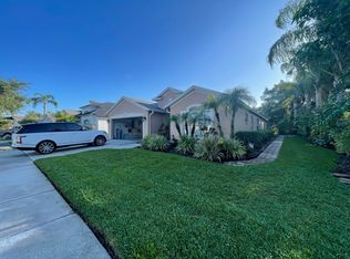 9986 Stockbridge Dr, Tampa, FL 33626