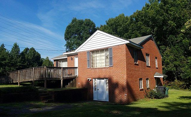 1st image of 255 S Hillcrest Dr