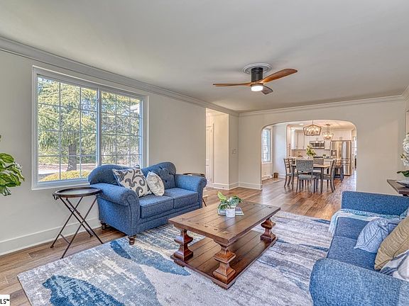 5th image of 601 Bear Dr