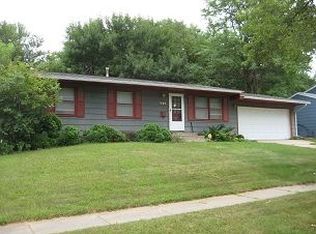 205 Broadmore Rd SW, Cedar Rapids, IA 52404