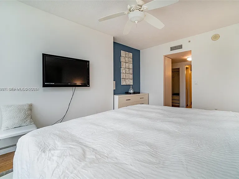 1750 N Bayshore Dr #5505 — Photo 18