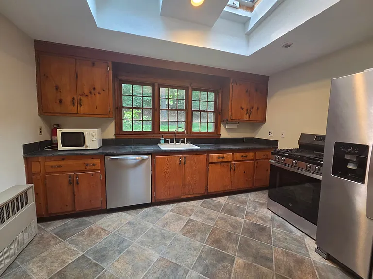 145 Cherry Ln — Photo 8