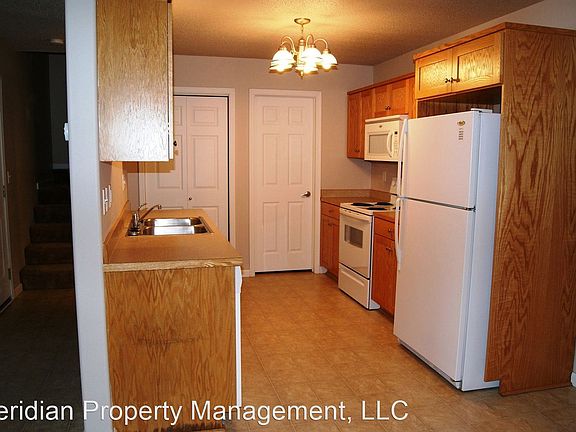 3rd image of 1144 42nd Ave W Unit F