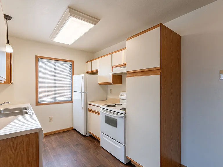 Grand Forks, ND Autumn Ridge Apartments | Kitchen
