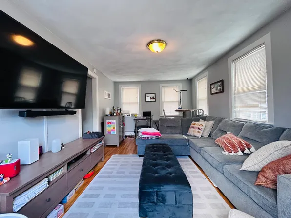 147 W 7th St #2, Boston, MA 02127