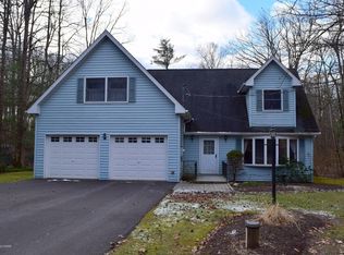 21 Beechwood Ln, East Stroudsburg, PA 18301