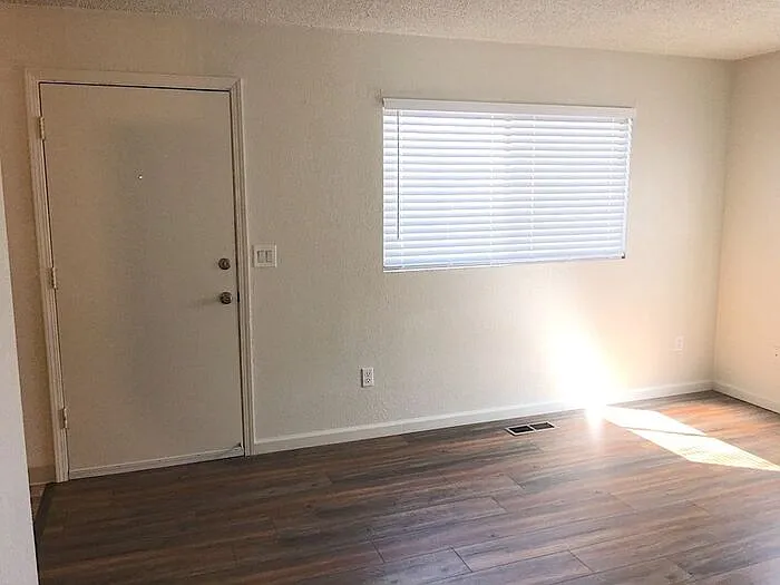 1270 Sutro St #B — Photo 3