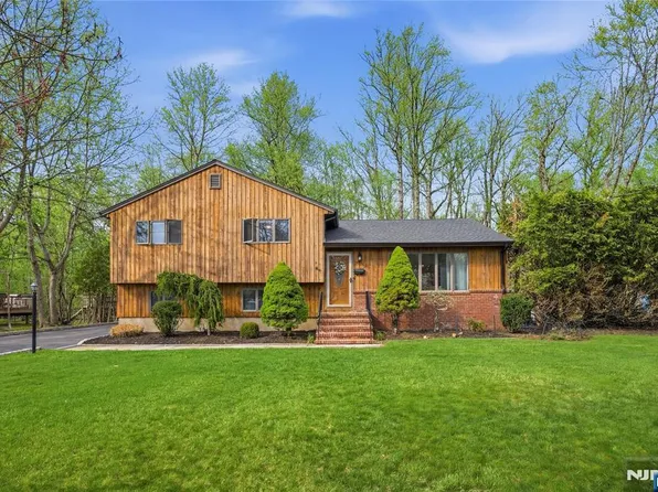 101 Ehret Ave, Harrington Park, NJ 07640