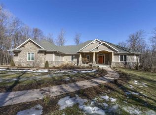 107 Country Hills Ln, Denver, IA 50622
