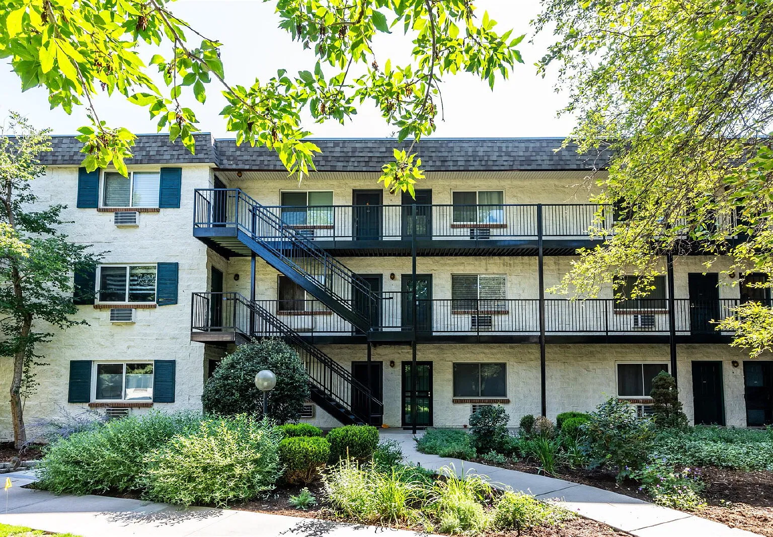 1 bed, 1.0 bath, 533 sqft, $1,150 — Photo 2