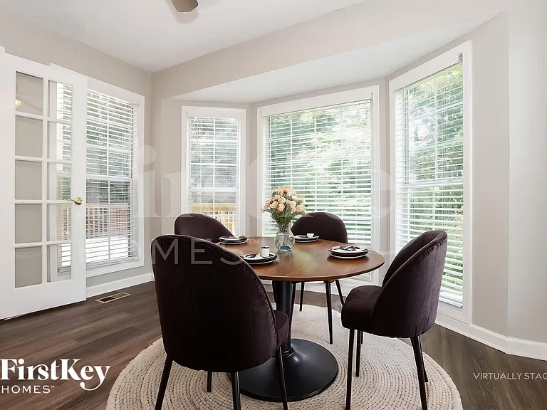 4808 Woodlands Pkwy — Photo 5