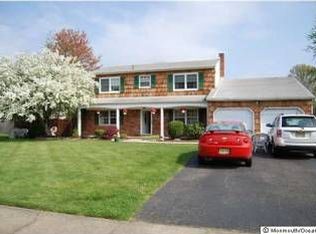9 Sieben Dr, Middletown, NJ 07748