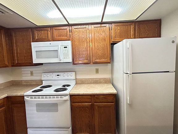 5th image of 1432 W Emerald Ave Unit 4