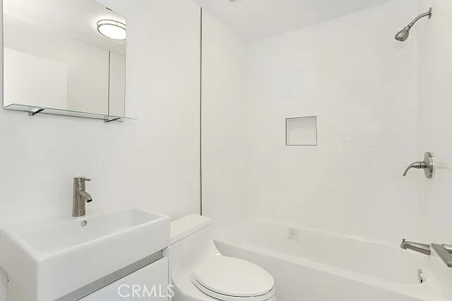 6745 Laurel Canyon Blvd #206 — Photo 10