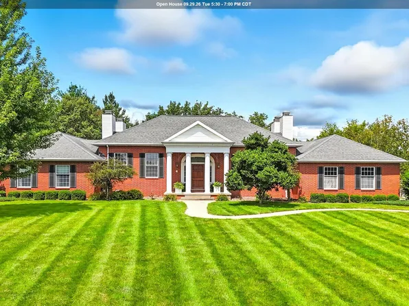2336 Sunrise Cir, Mount Pleasant, IA 52641