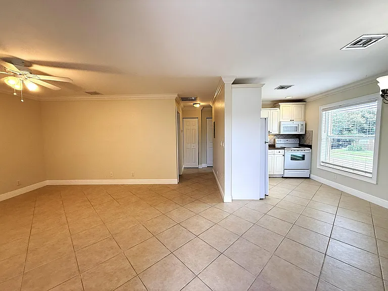 735 Hummingbird Way #204 — Photo 2