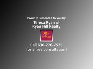 1543 Solfisburg Ave, Aurora, IL 60505