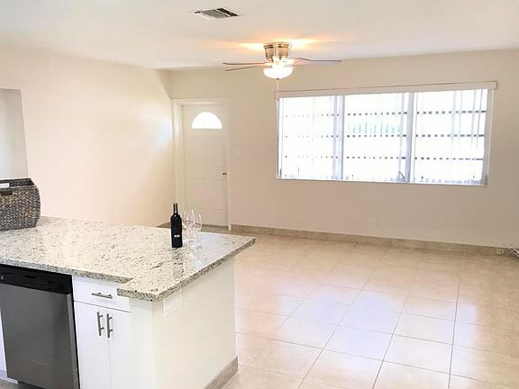 4th image of 371 Winters St