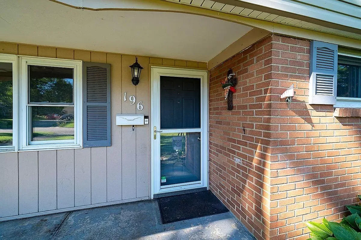 Building Photo - 196 Blackstone Dr