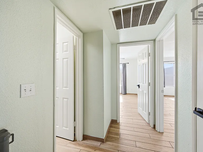 6011 W Townley Ave — Photo 21