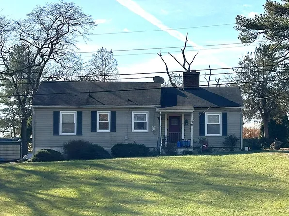 1301 Greenlane Rd NW, Roanoke, VA 24017