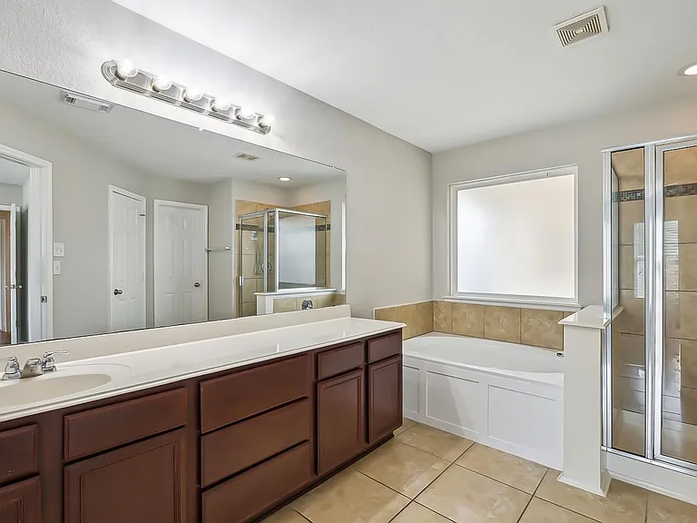 2615 Magnolia Fair Way — Photo 11