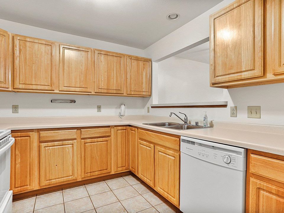 1st image of 2320 Jackson St Unit 215