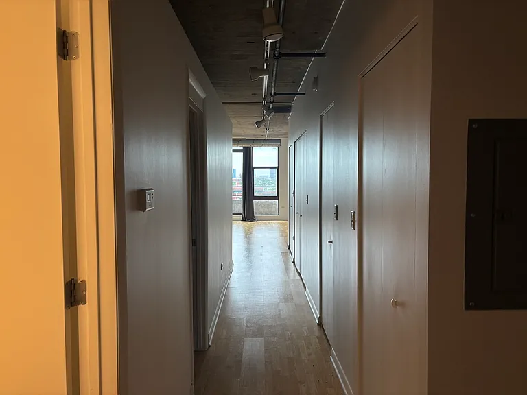 1550 S Blue Island Ave #912 — Photo 9